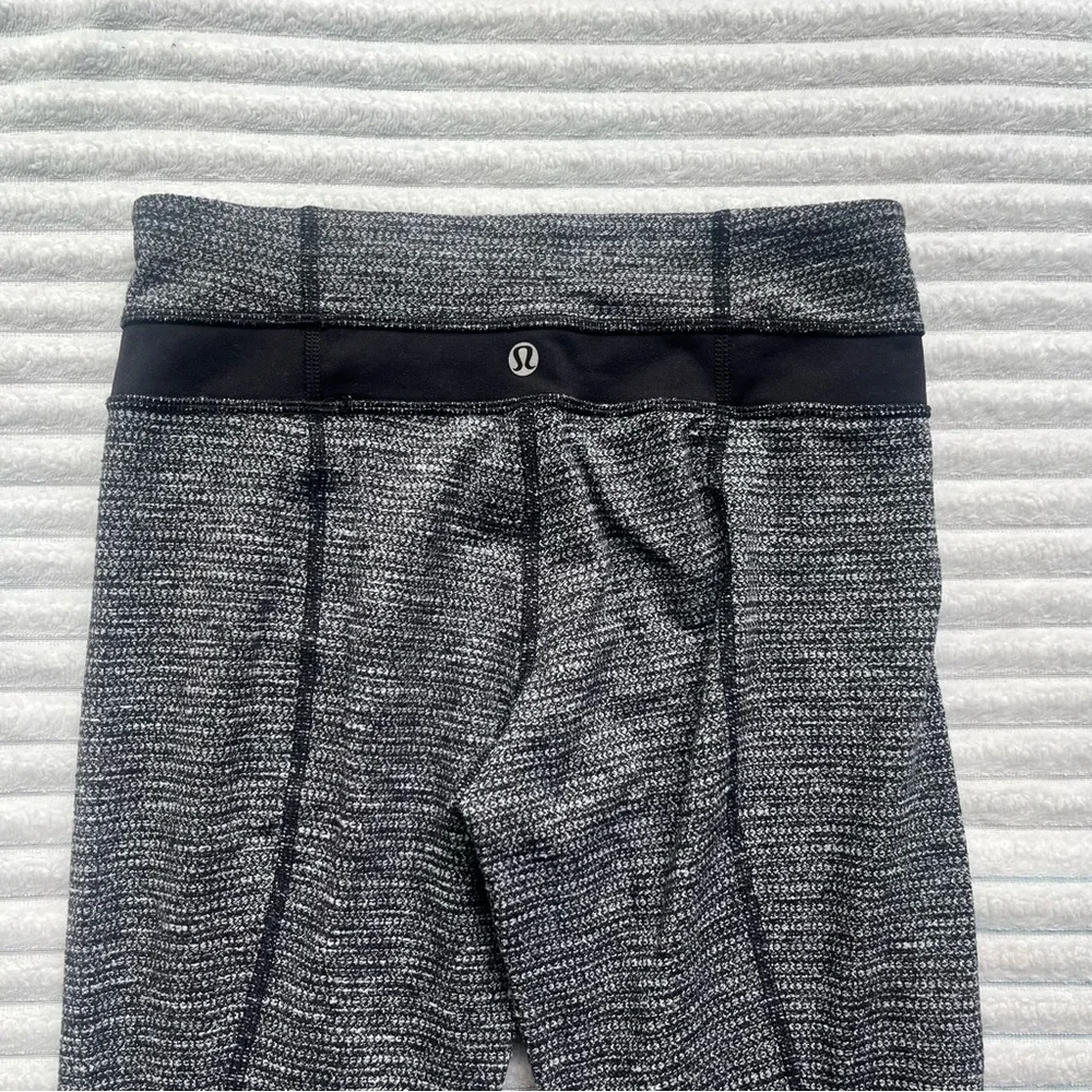 Lululemon Grey Knit Leggings